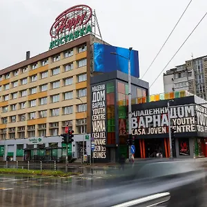 Hotel Orbita, Warna