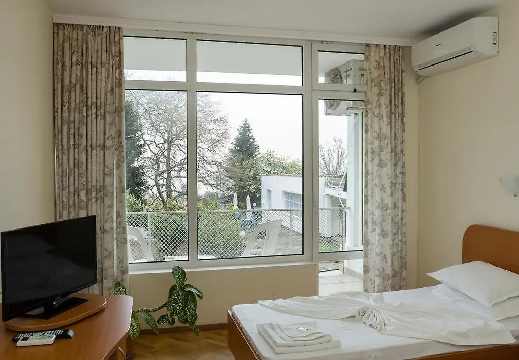 Hotel Creativity House Of Bas Varna - Free Parking